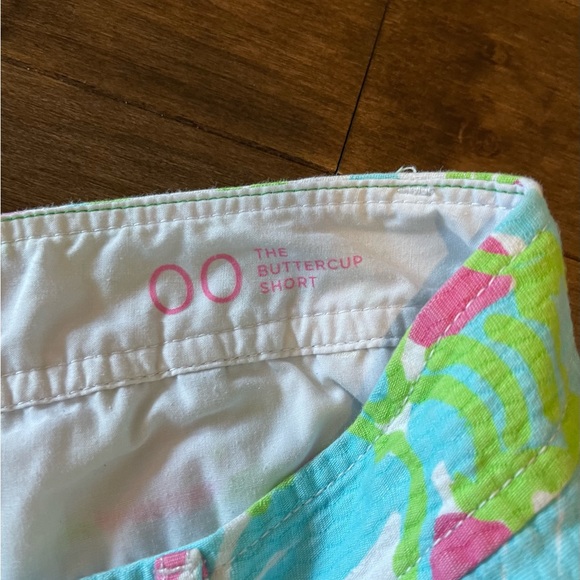 THREE Pairs of Size 00 Lilly Pulitzer Shorts - Picture 11 of 15
